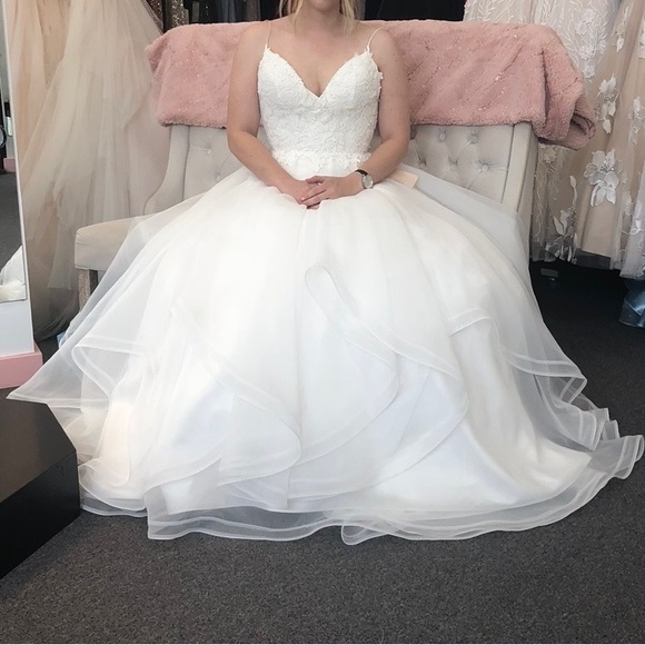 Mikaella Wedding Dress - Picture 6 of 9